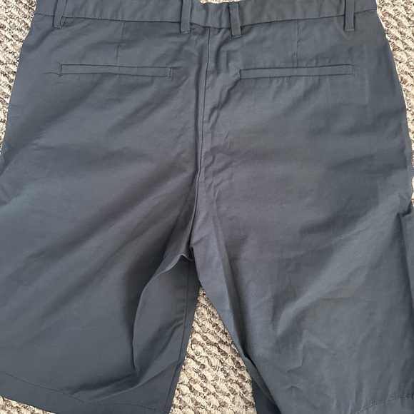 Grey Goodfellow & Co Men’s Golf Shorts - Picture 2 of 3